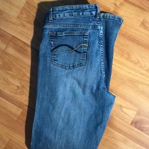 Great vintage condition. Size 14. No holes or stains